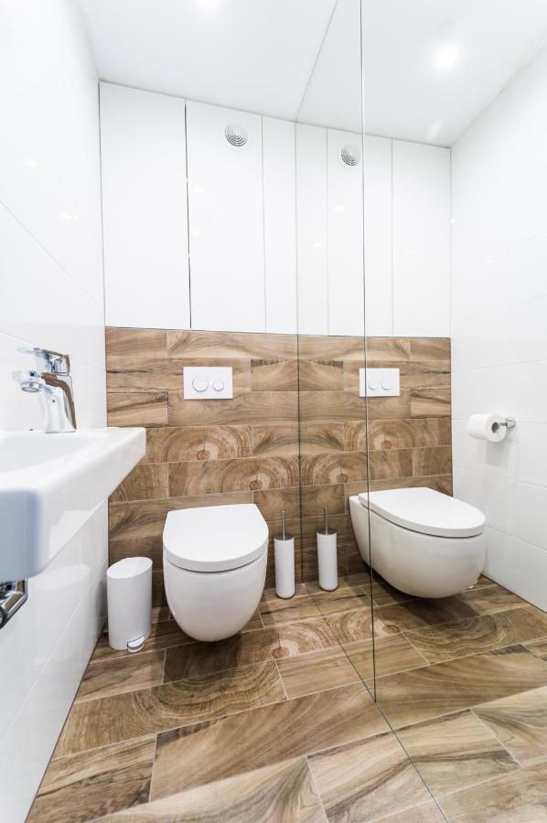 Apart Market Square - Rynek 44 - Opposit Town Hall - 3 Rooms วรอตซวาฟ ภายนอก รูปภาพ