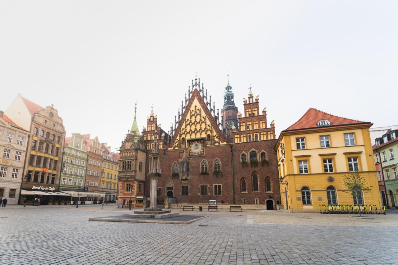 Apart Market Square - Rynek 44 - Opposit Town Hall - 3 Rooms วรอตซวาฟ ภายนอก รูปภาพ